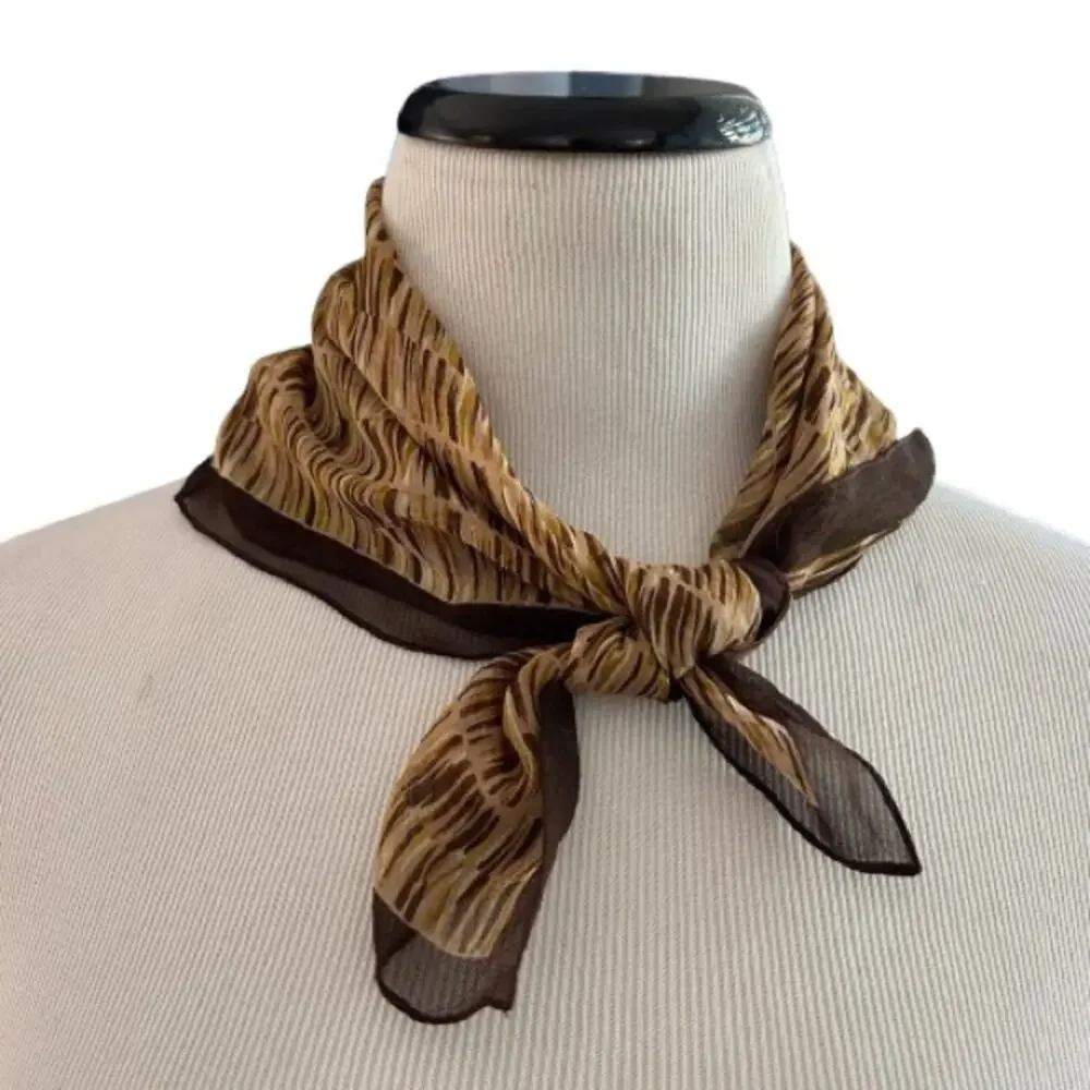 GUC Italca Brown and Tan Patterned 100% Silk Scarf. Size OS.